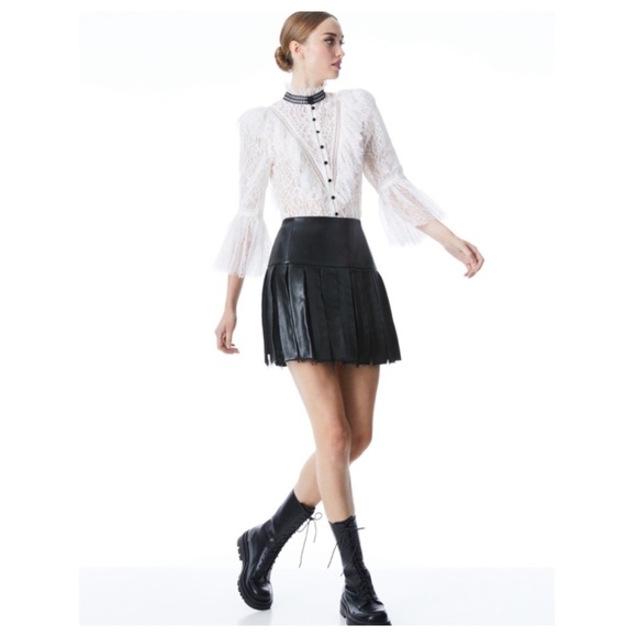 ALICE + OLIVIA Jessia Lace Button Front Blouse - Picture 6 of 13